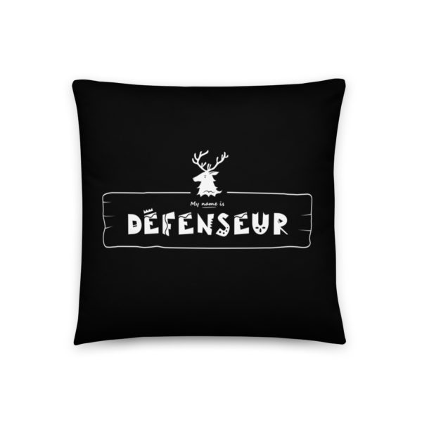 Coussin carré mpression recto verso noir & blanc de la marque My name is pour les personnalités type Défenseur dont l'animal totem est le cerf