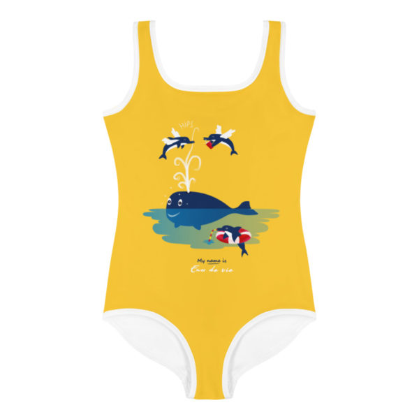 Maillot de bain fille imprimé à la demande de couleur jaune avec une baleine et des dauphins joyeux au dessus de la mer car ils on bu de l'"Eau de vie"