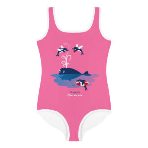 Maillot de bain fille imprimé à la demande de couleur jaune avec une baleine et des dauphins joyeux au dessus de la mer car ils on bu de l'"Eau de vie"